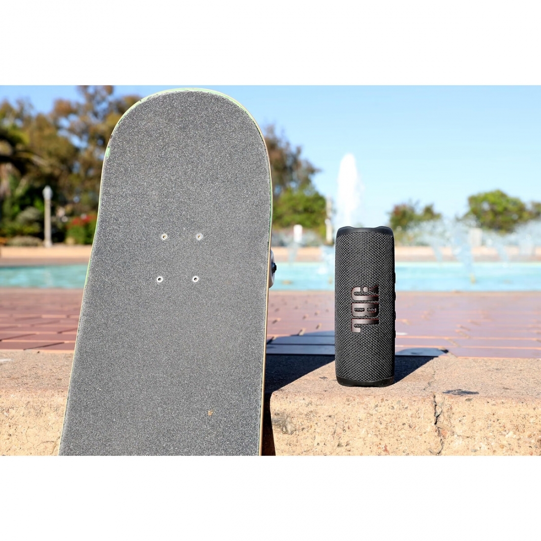 JBL Flip 6 - Portable Waterproof Bluetooth Speaker, Black, P/N: JBLFLIP6BLKAM
